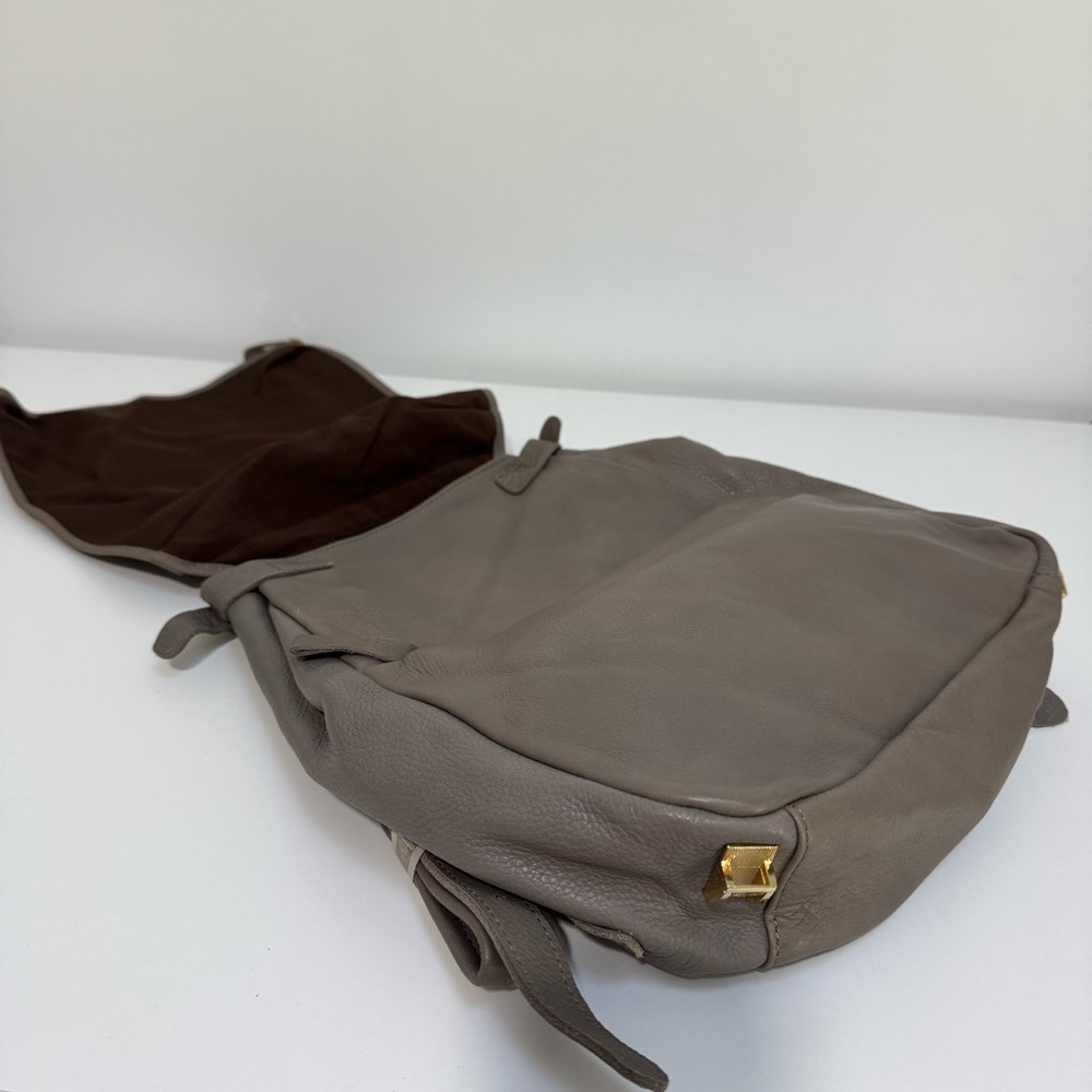Valdi Leather Backpack - Picture 7 of 9